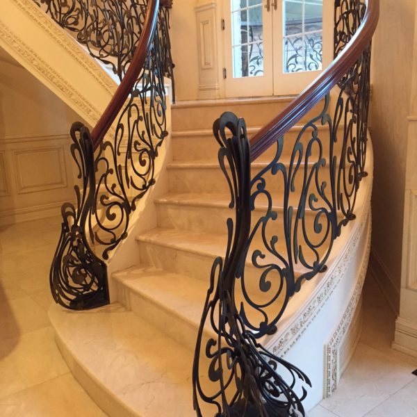 Crema marfil luxury staircase